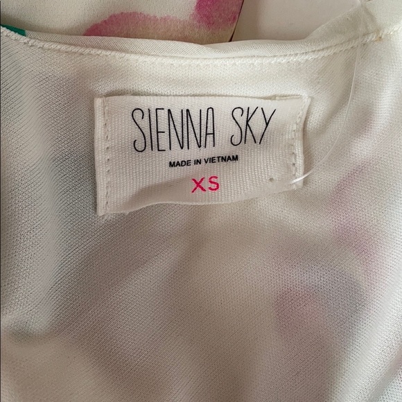 Formal dress - Picture 5 of 5